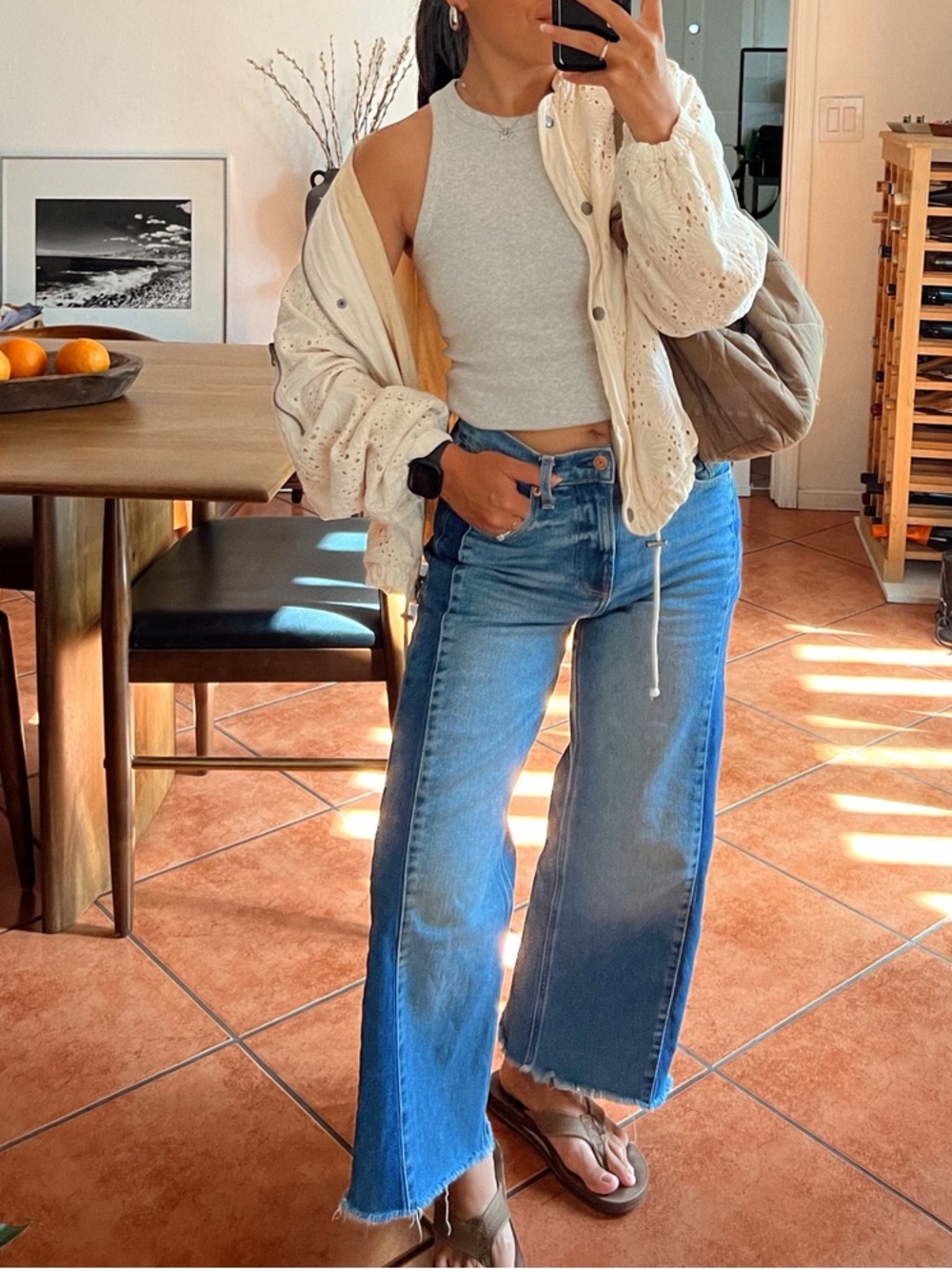 GAP High-Rise Wide Leg Cropped Two Toned Jeans Raw Hem - Denim / 25/0